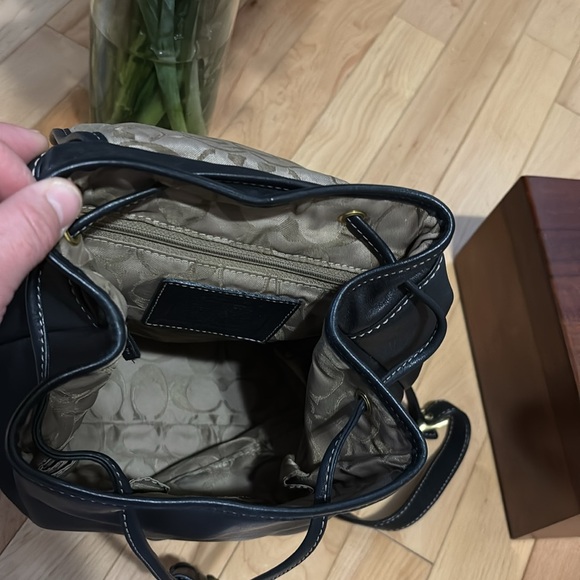 Leather Coach backpack - Picture 3 of 10